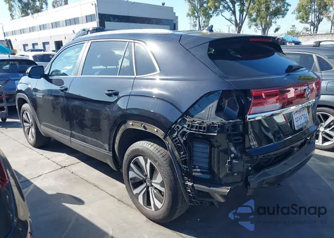 2024 Volkswagen Atlas Cross Sport 2.0T Se z USA, uszkodzony, nr VIN 1V2DE2CA4RC247437